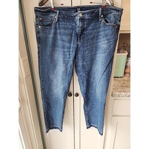 GAP Girlfriend Jeans size 34 Raw Hem Waist Measures 40‎